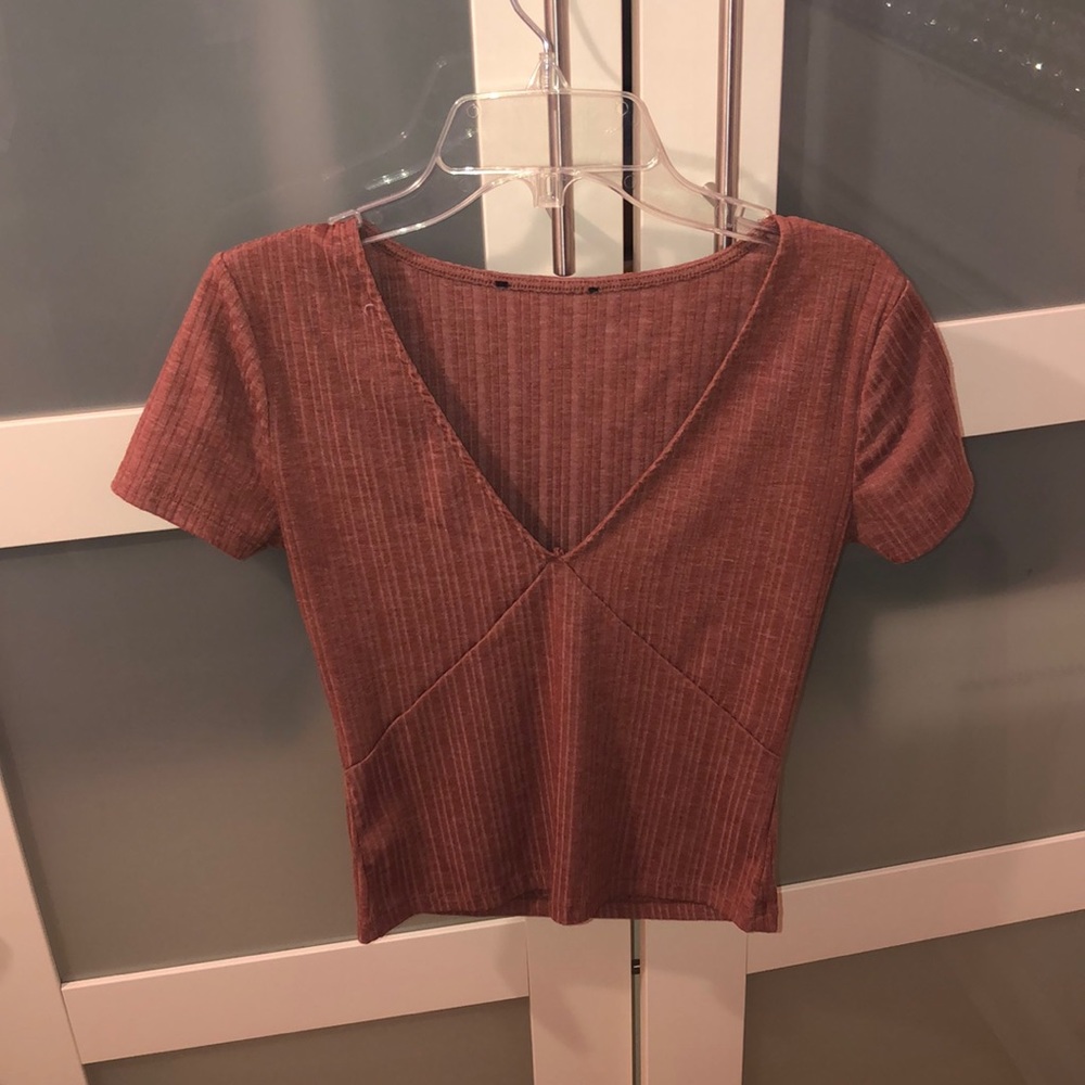 V-neck short sleeve top